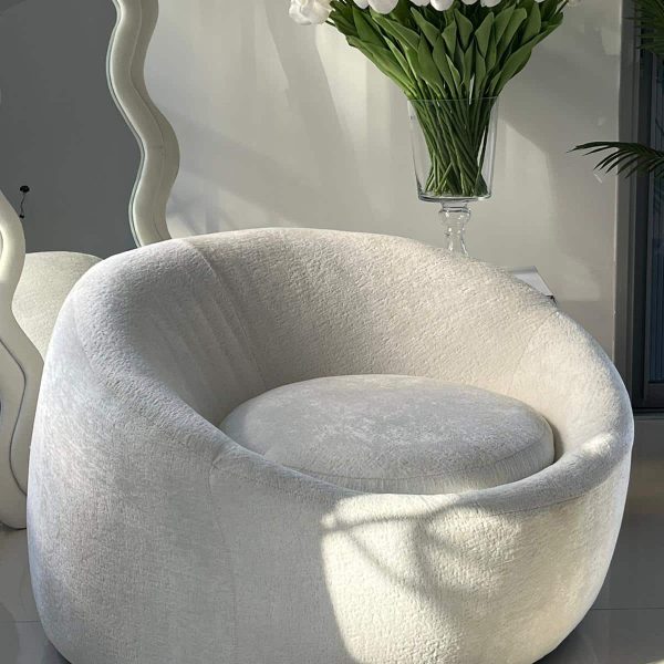 כורסא מעוצבת "רייצ'ל " בוקלה לבן