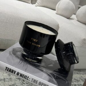 נר "FIRE" שחור Tom Dixon