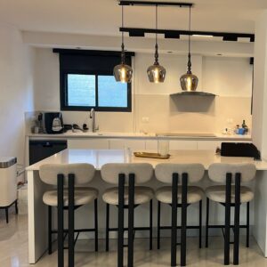 כיסא בר שחור "רפאל"