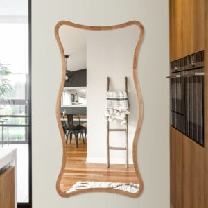 מראה מסולסלת עומדת Minimal Wood – אלון