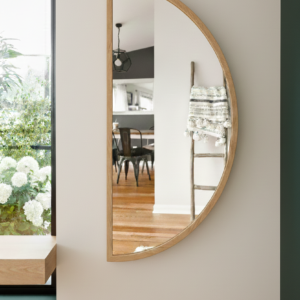 מראה חצי עיגול Minimal Wood – אלון עץ מלא